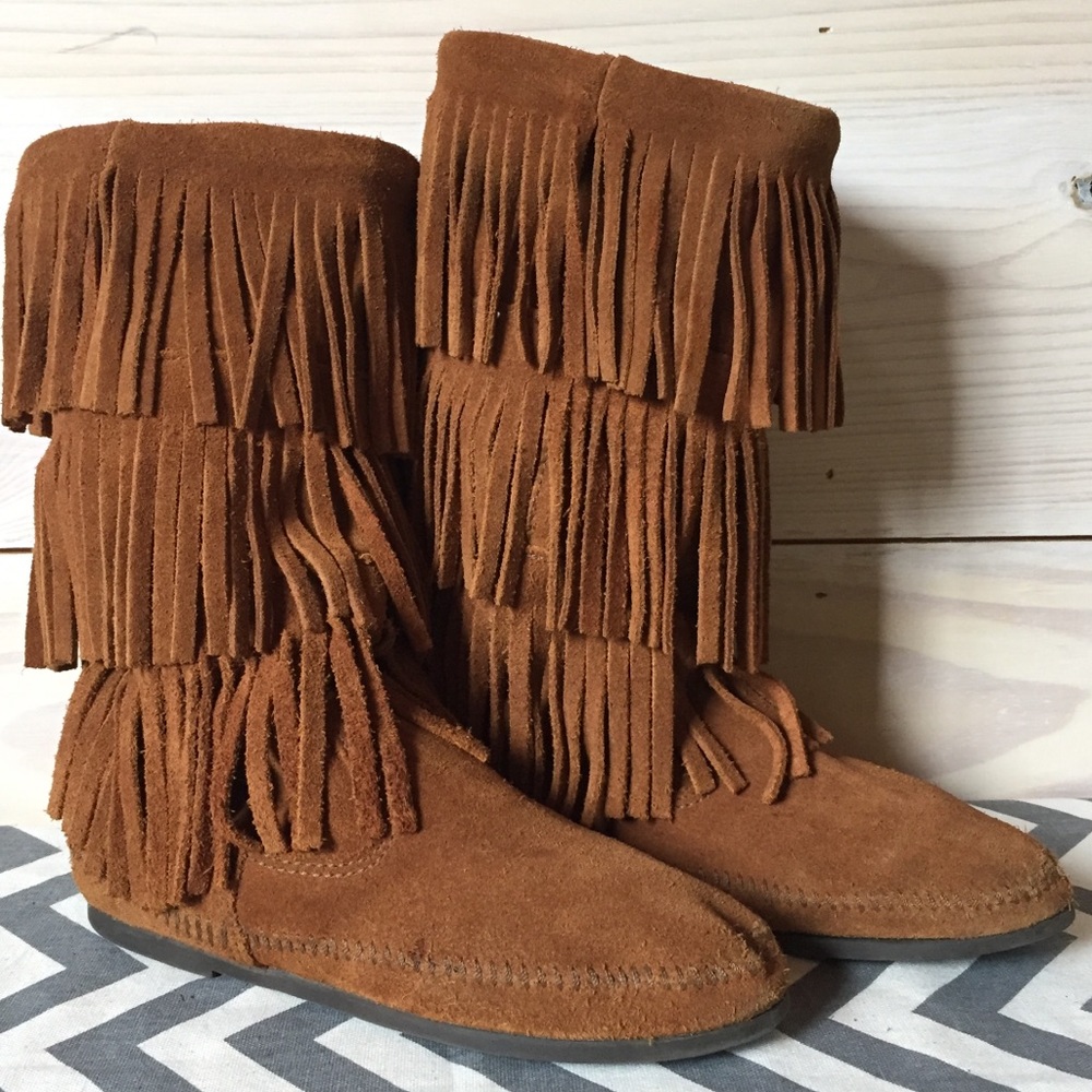 Minnetonka | 3-Layer Fringe Boots | 7